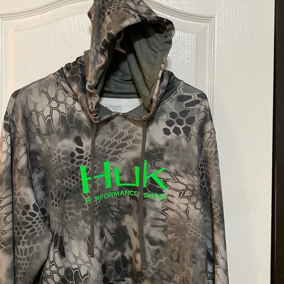 Huk Men's Gray Camo Hoodie - Picture 3 of 8